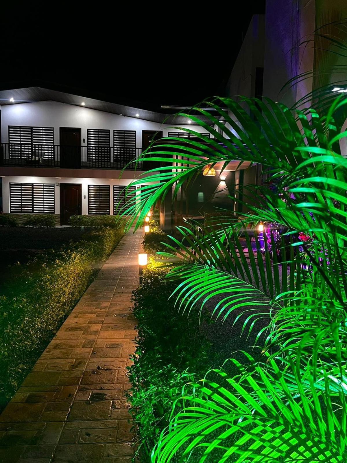 Mevak Apartments Suites La Fortuna Bagian luar foto