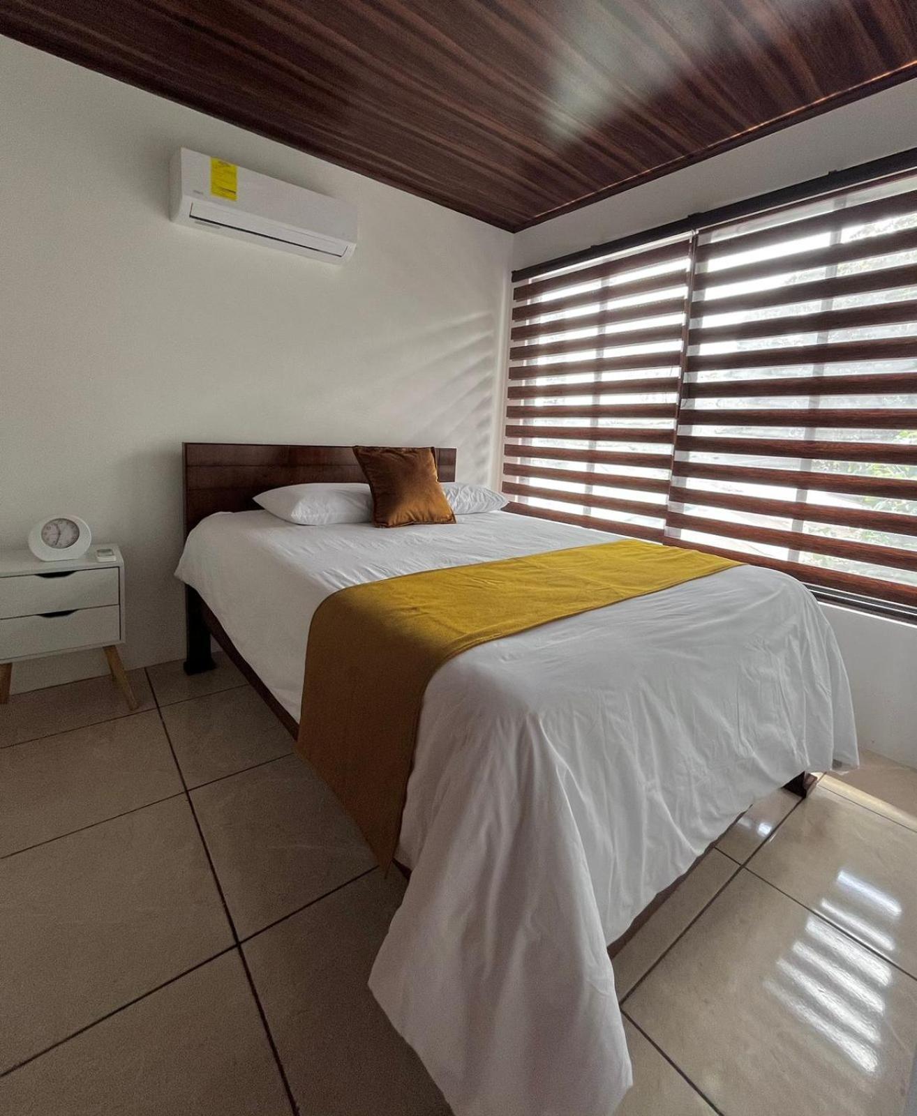 Mevak Apartments Suites La Fortuna Bagian luar foto